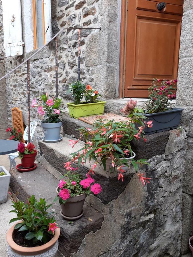 Le Refuge Des Alpes Mancelles Apartment Fresnay-sur-Sarthe Bagian luar foto